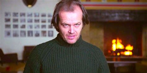 ¡El resplandor te transporta a un laberinto psicológico inquietante en el que Jack Torrance se debate entre la cordura y la locura!